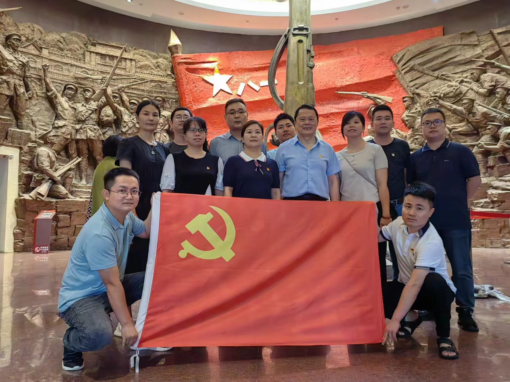 賡續(xù)紅色血脈，傳承建黨精神                                                    ——江西誠建黨支部開展“慶七一，感黨恩，跟黨走”主題黨日活動